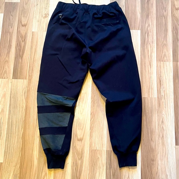 Lulu Lemon Lab sweatpants - Picture 2 of 2